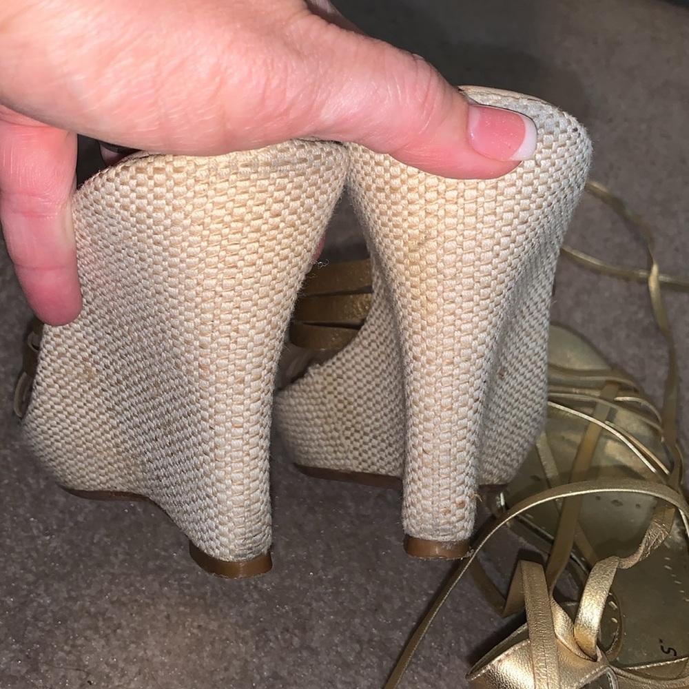 Lot of 3 fabulous wedge heels - 2 gold - 1 black - Picture 6 of 15
